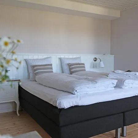 Kallehavegaard Badehotel Отель Лёккен